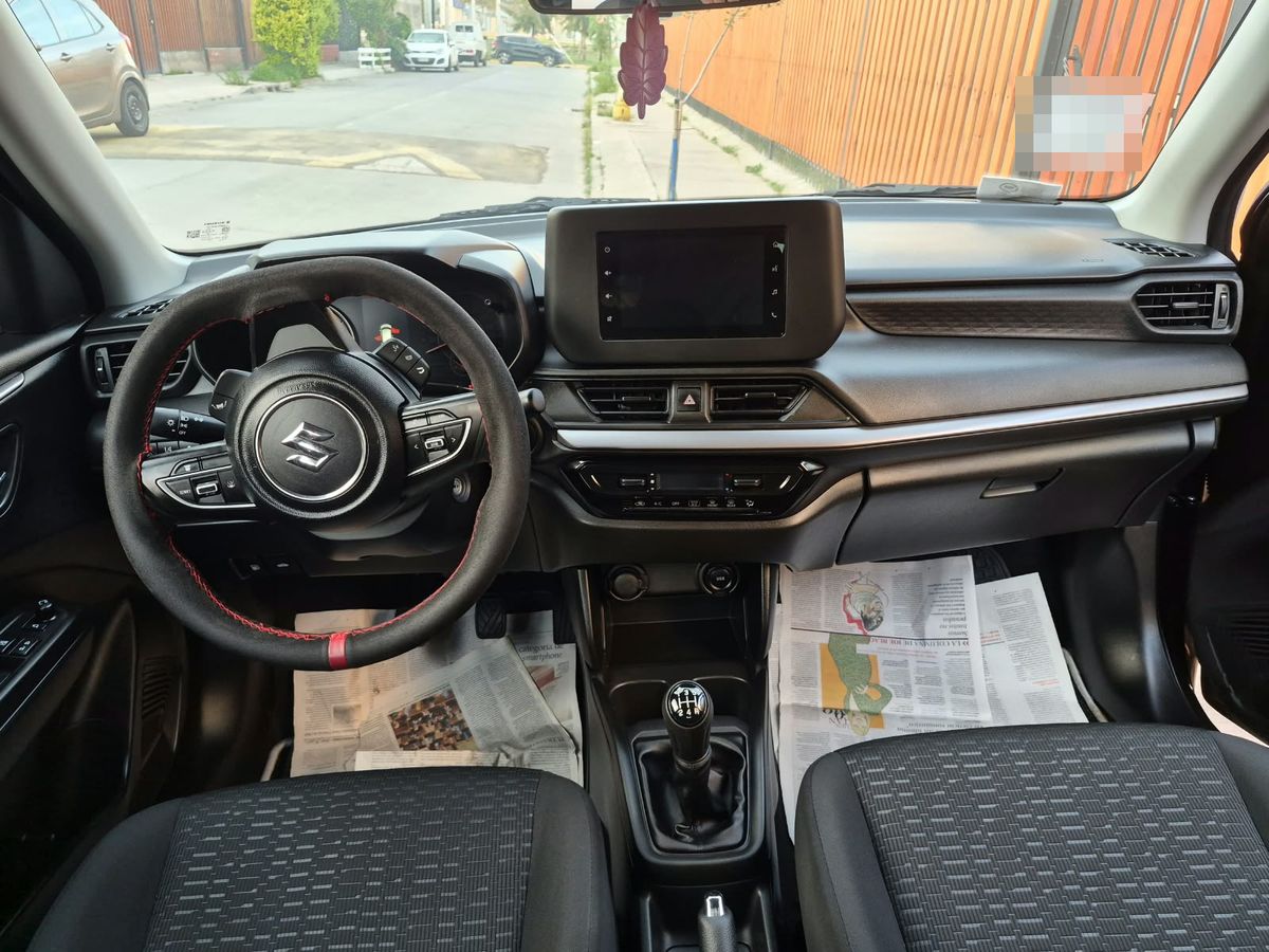 Interior de Suzuki Swift terminado
